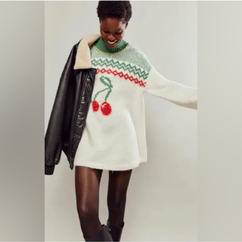 NWT Free People Women's Cream Red Green Cherry Heart‎ Sweater Dress Size M